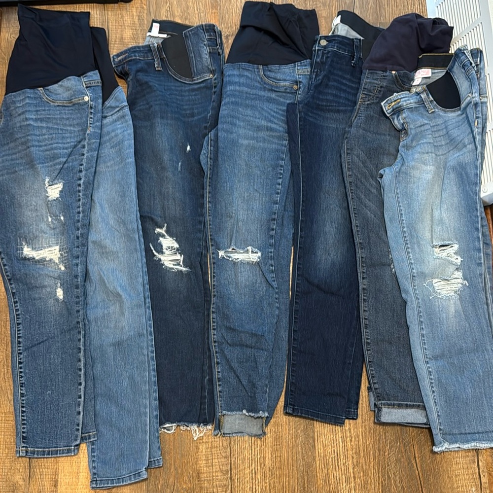 Maternity lot! Jeans size 6&8s. Medium shorts and random tops! GAP coat!